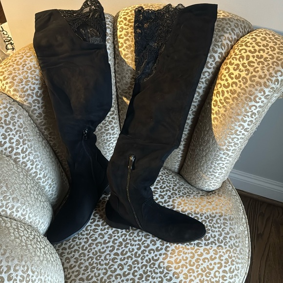 NIB OTK flat back faux suede boot with lace trim - Picture 2 of 11